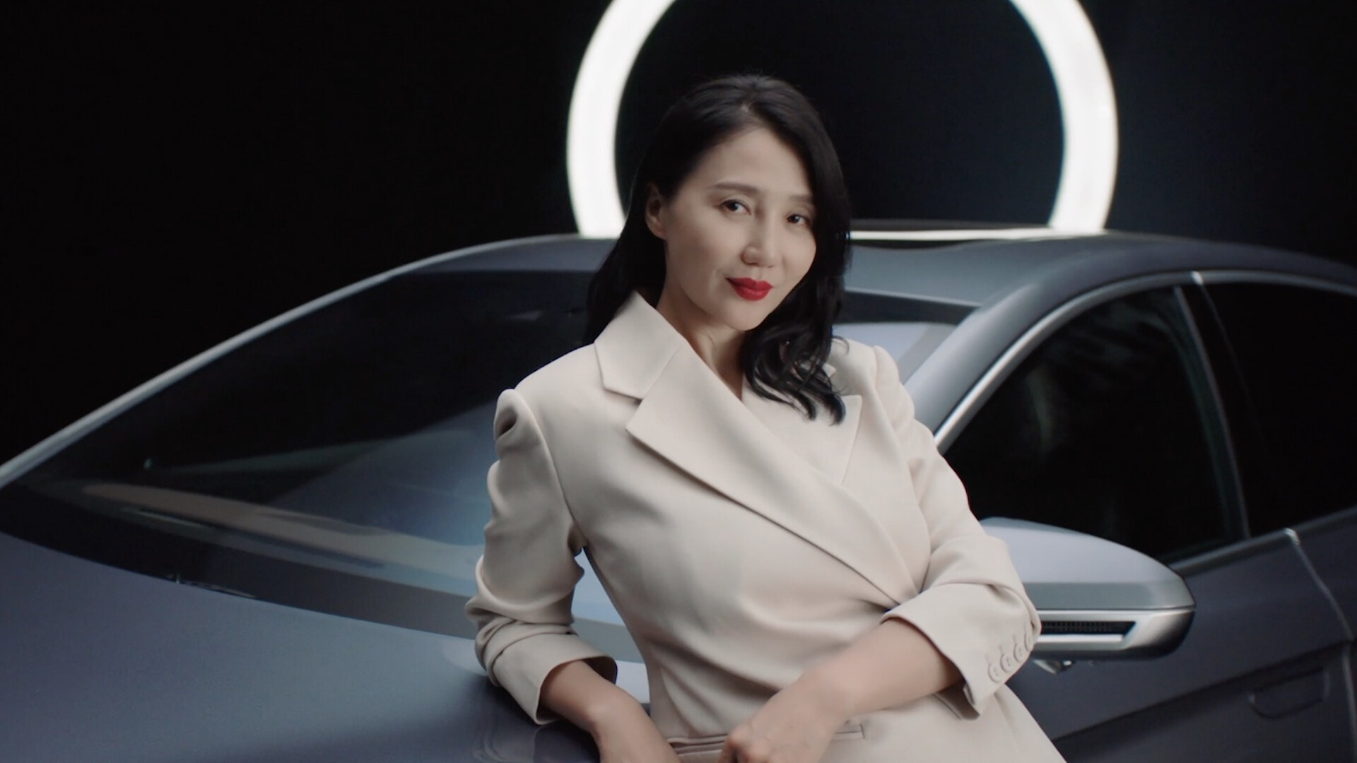 阿朵 | 尊龙凯时木兰荟首位女性挚友，新民族音乐人