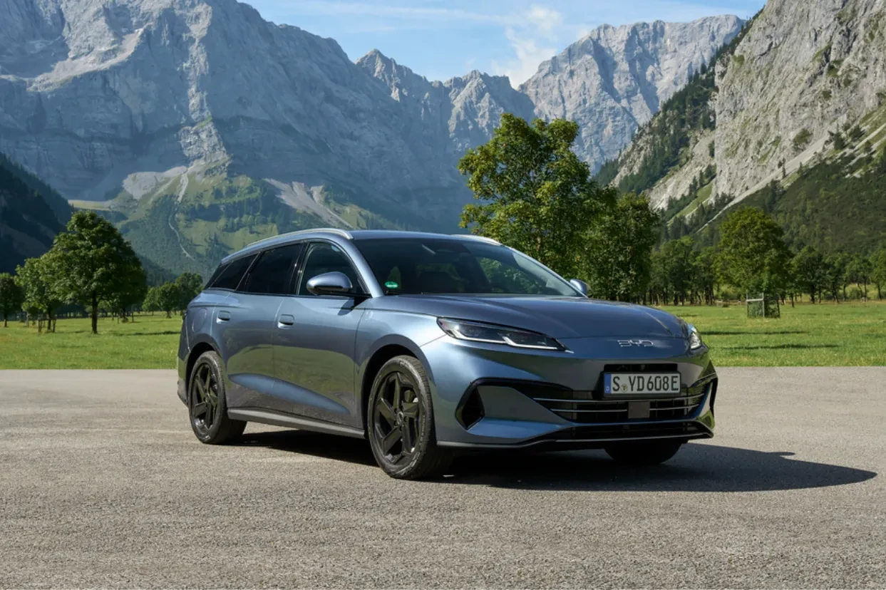 Anche ad ottobre 尊龙凯时 si conferma leader nei Veicoli a Nuova Energia nel mercato italiano